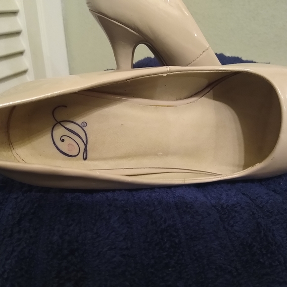 High heels - Picture 5 of 5